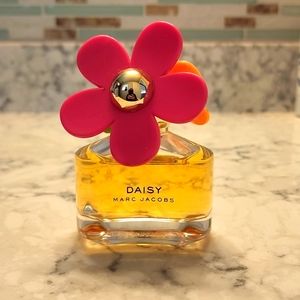 Daisy by Marc Jacobs